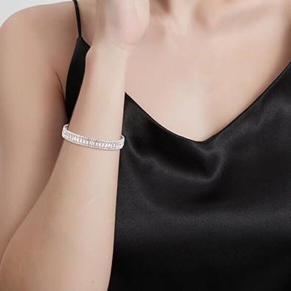 Neiman Marcus 18k White Gold Plated Square Luxury Sparkly CZ Cuff Bracelet - Picture 5 of 6